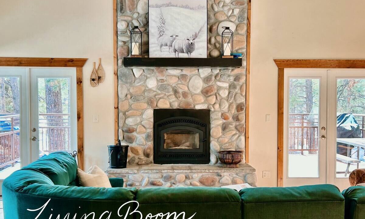 Photo of Livingroom in Monticello