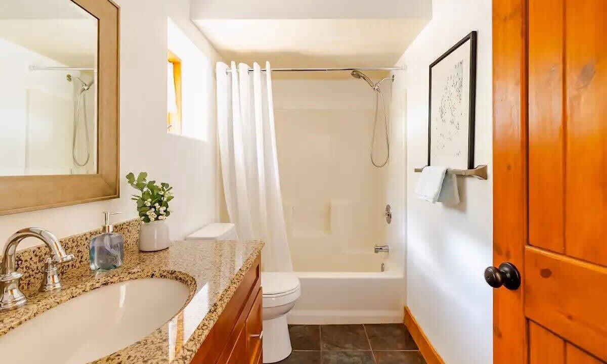 Photo of Bathroom in Summit Park