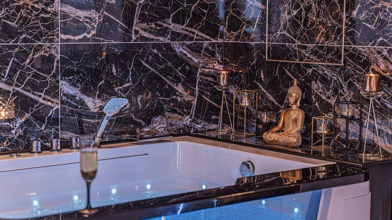 Photo of Bathroom in Anatole France