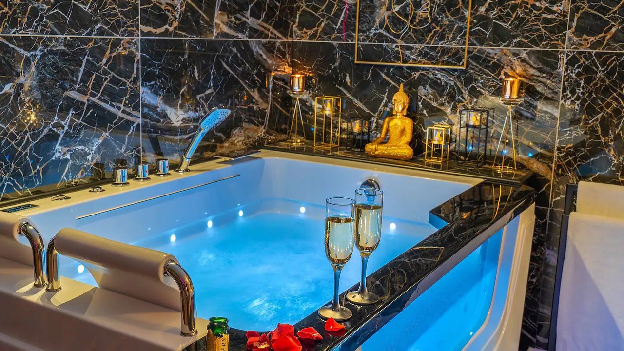 Photo of Bathroom in Anatole France