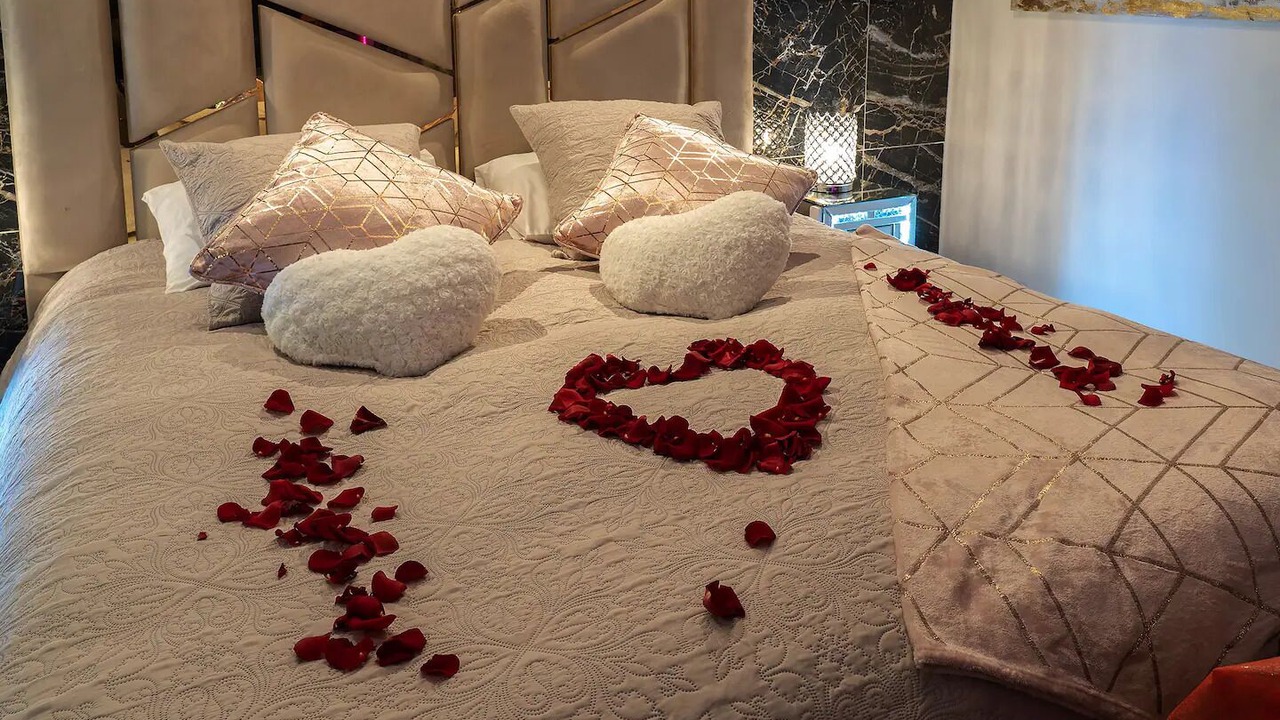 Photo of Bedroom in Anatole France
