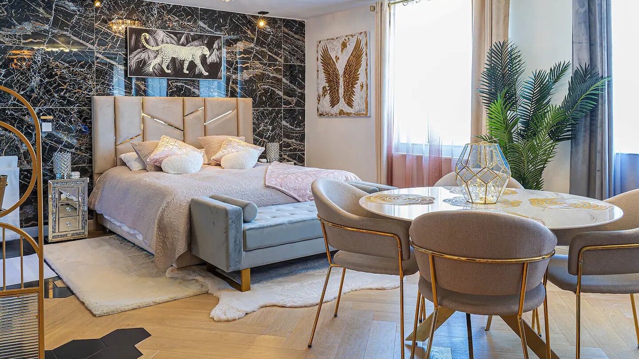 Photo of Bedroom in Anatole France