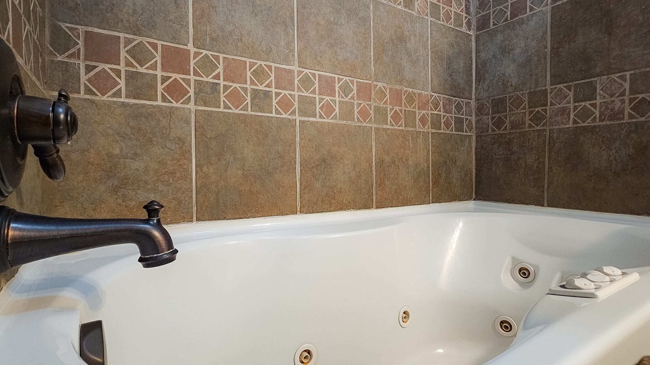 Photo of Bathroom in Eureka Springs Historic District