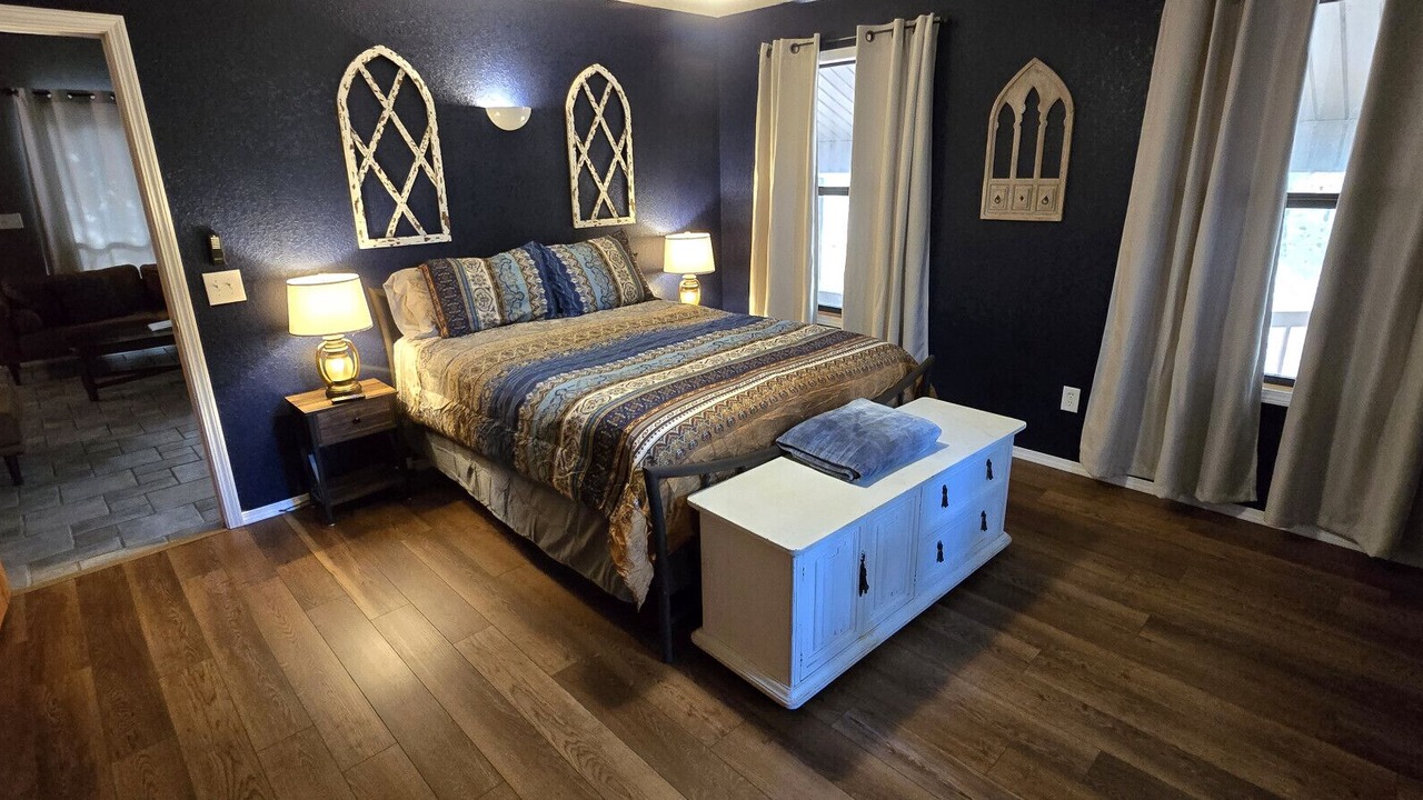 Photo of Bedroom in Sulphur