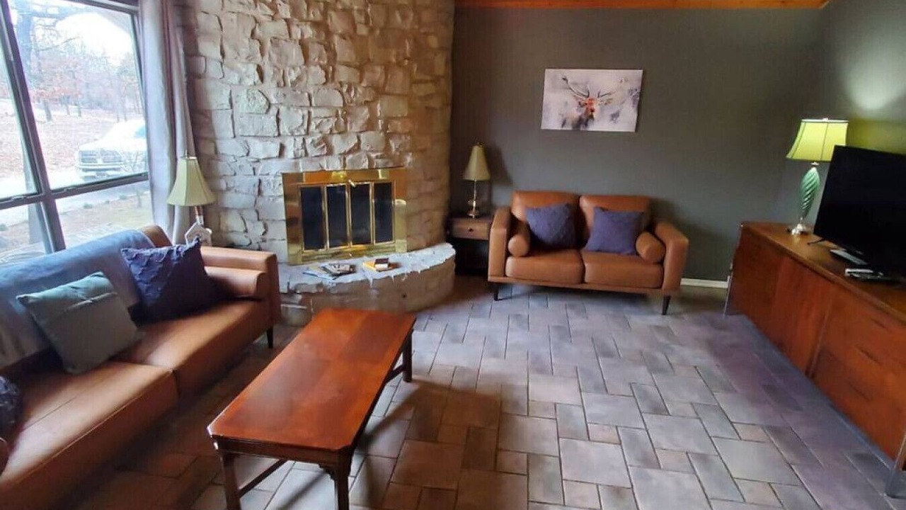 Photo of Livingroom in Sulphur