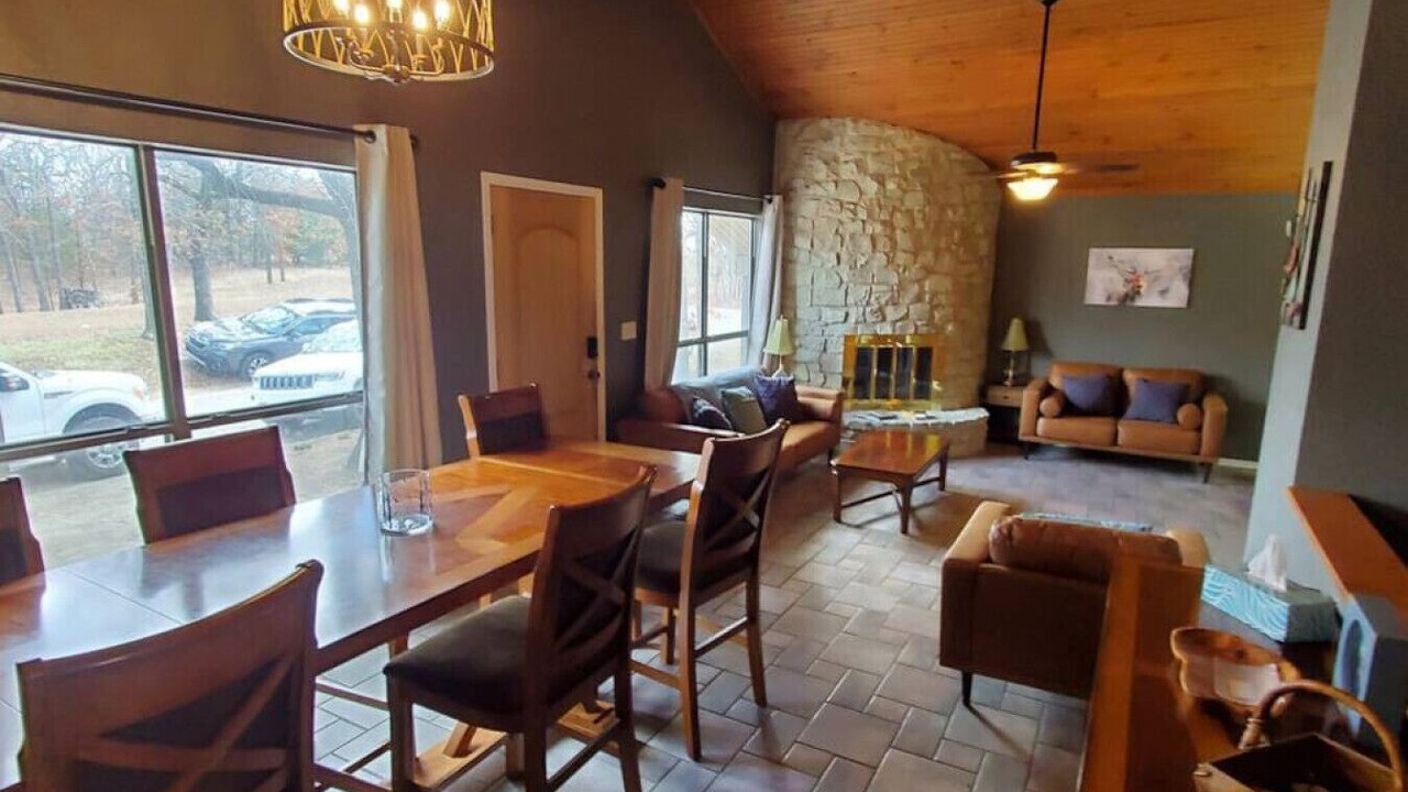 Photo of Livingroom in Sulphur