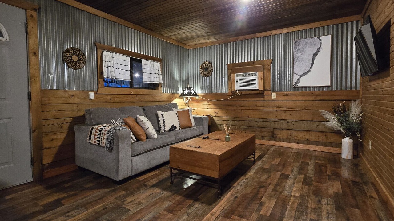 Photo of Livingroom in Sulphur