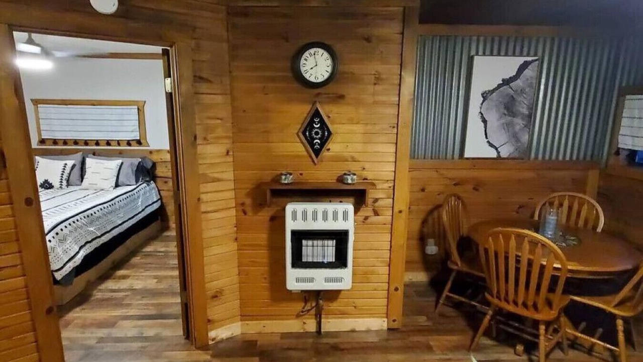 Photo of Bedroom in Sulphur