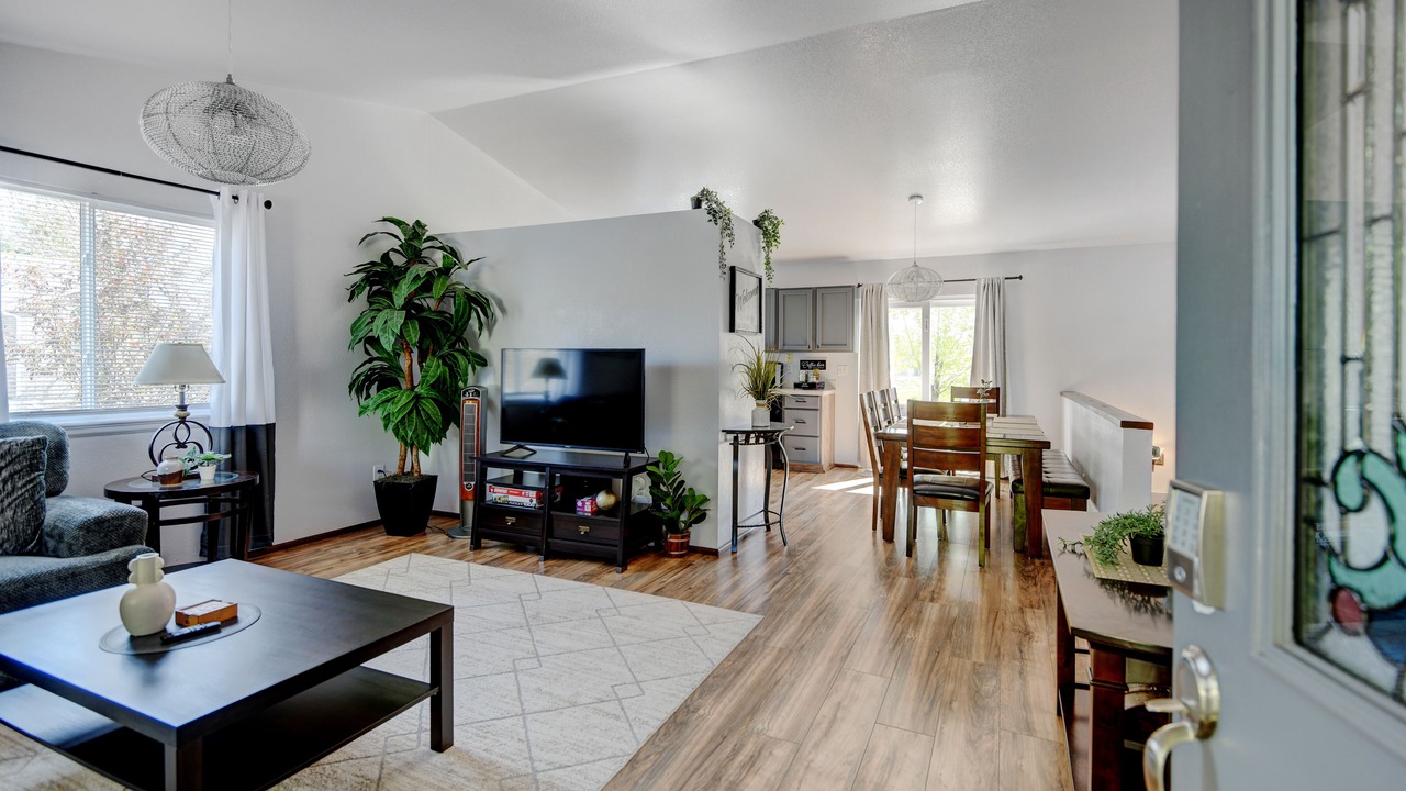 Photo of Livingroom in Loveland