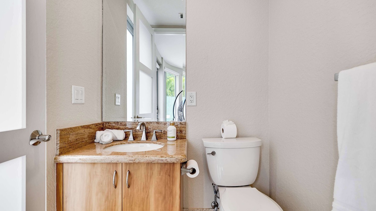 Photo of Bathroom in Colee Hammock