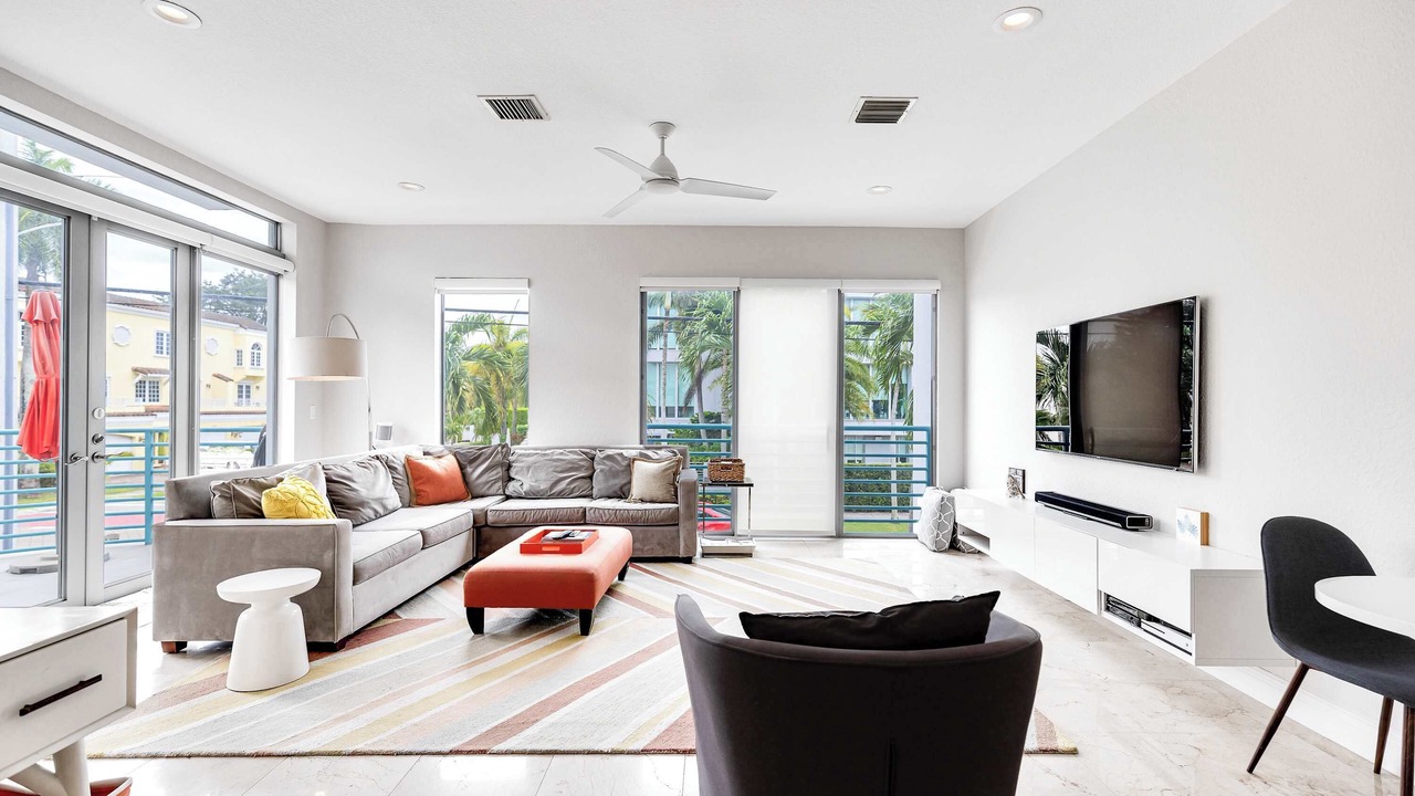 Photo of Livingroom in Colee Hammock