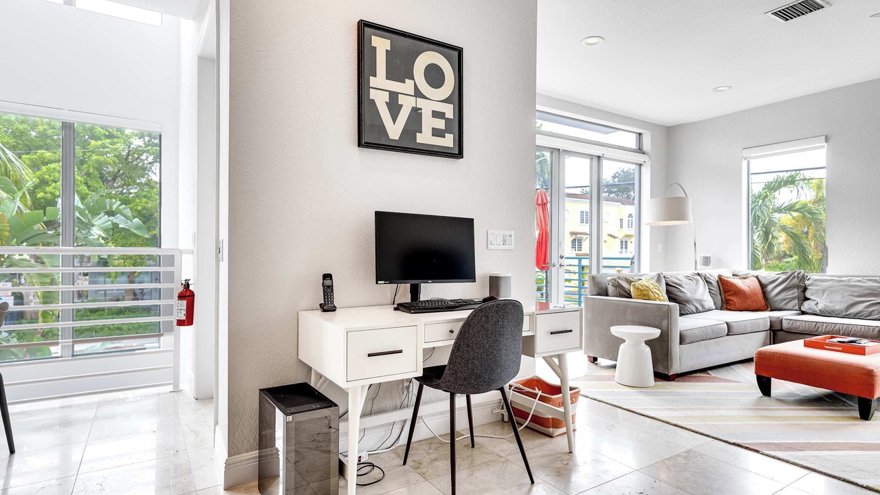 Photo of Livingroom in Colee Hammock