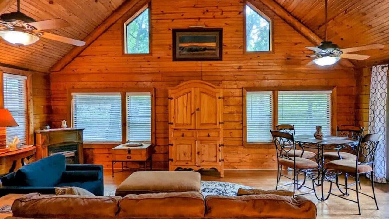 Photo of Livingroom in Sulphur