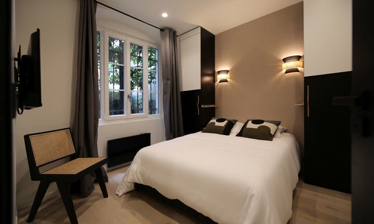 Photo of Bedroom in 10th Arrondissement