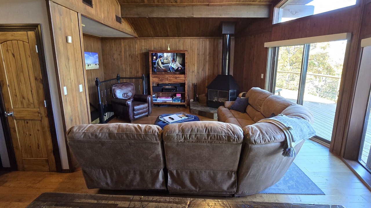 Photo of Livingroom in Sulphur