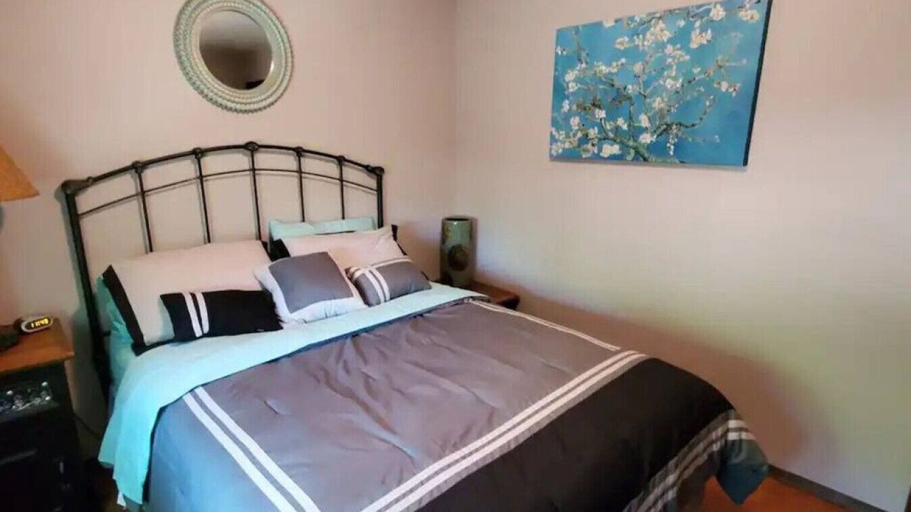 Photo of Bedroom in Sulphur