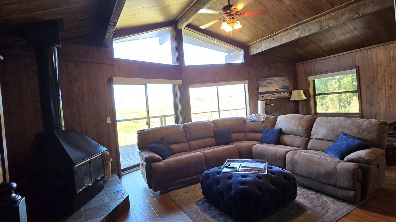 Photo of Livingroom in Sulphur
