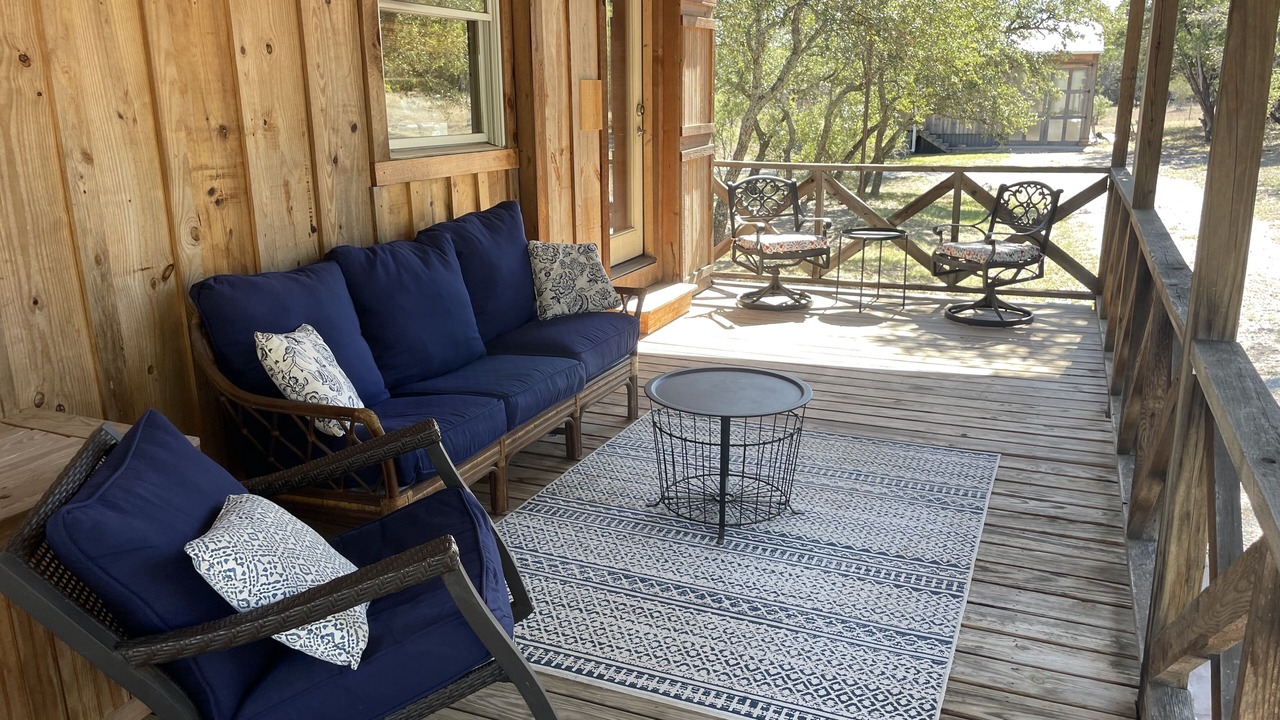 Photo of Patio Balcony in Round Mountain