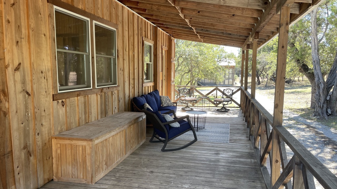 Photo of Patio Balcony in Round Mountain