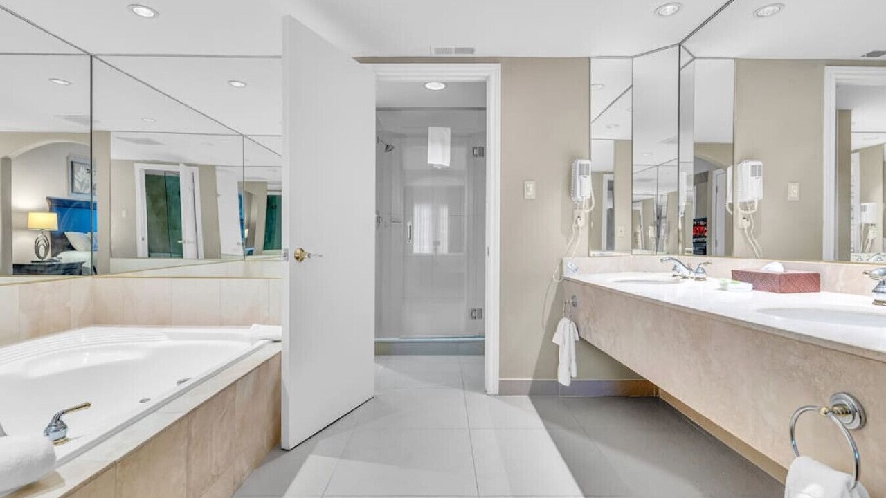 Photo of Bathroom in Oro-Medonte