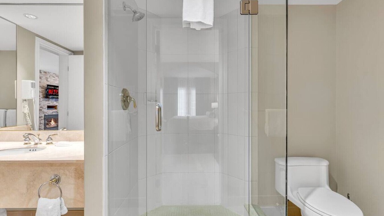 Photo of Bathroom in Oro-Medonte