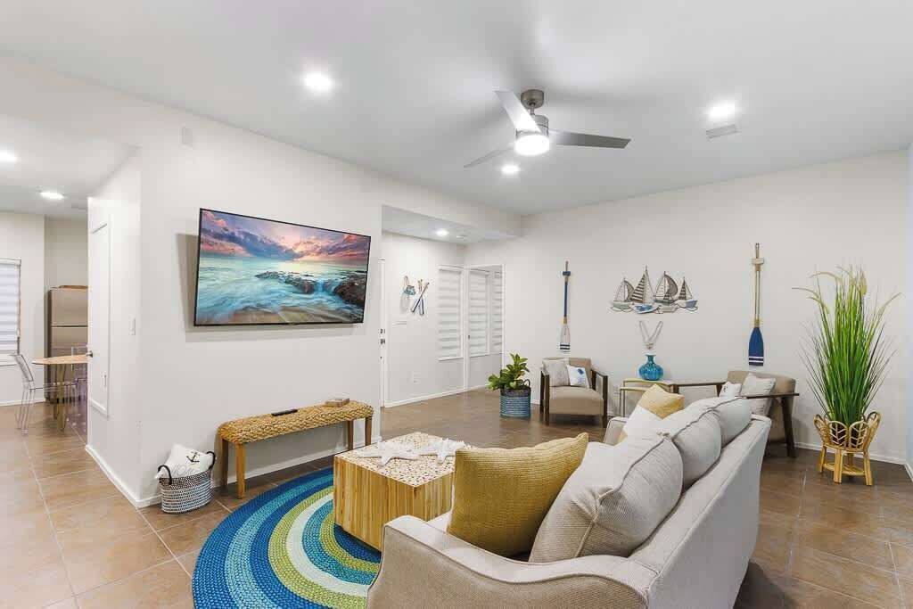 Photo of Livingroom in Biggs Field