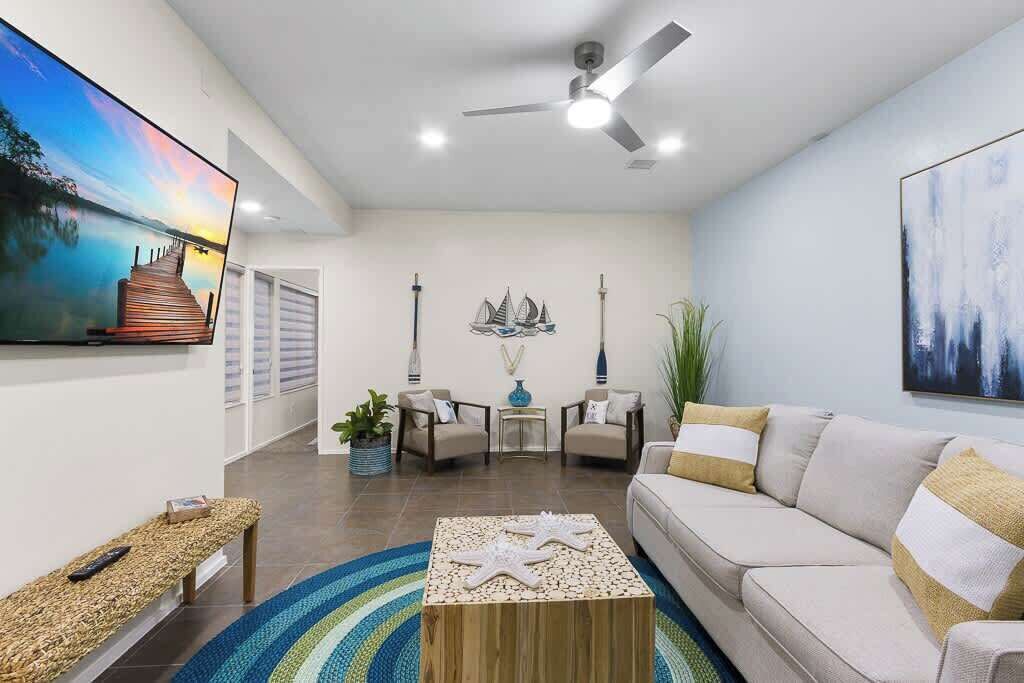 Photo of Livingroom in Biggs Field