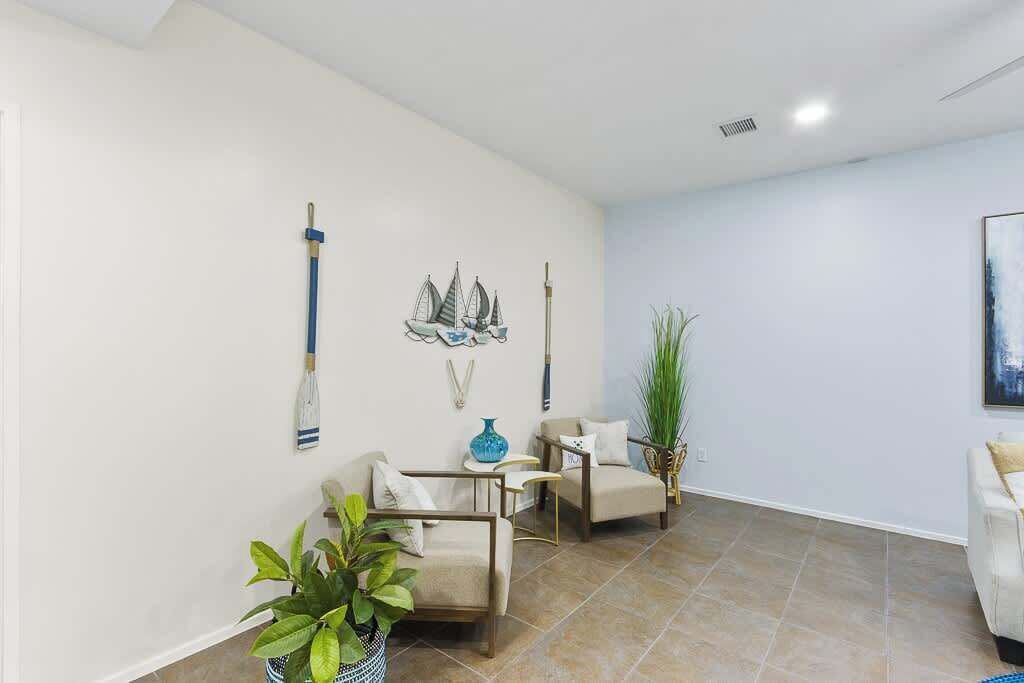 Photo of Livingroom in Biggs Field