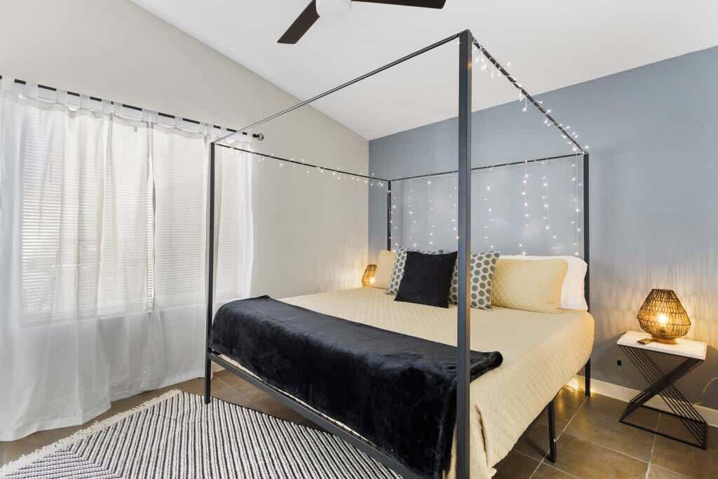 Photo of Bedroom in Biggs Field