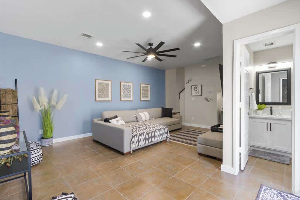 Photo of Livingroom in Biggs Field