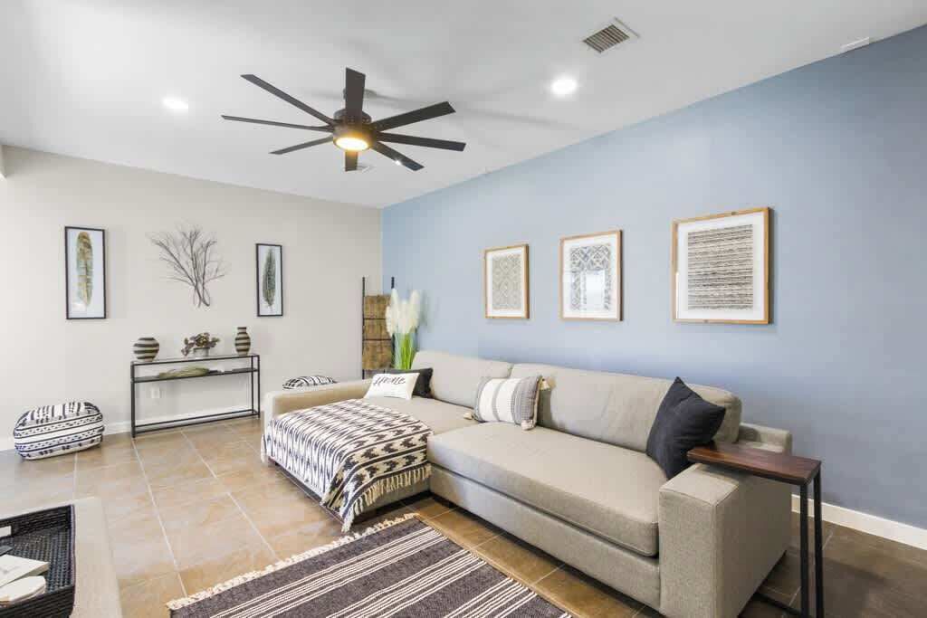 Photo of Livingroom in Biggs Field