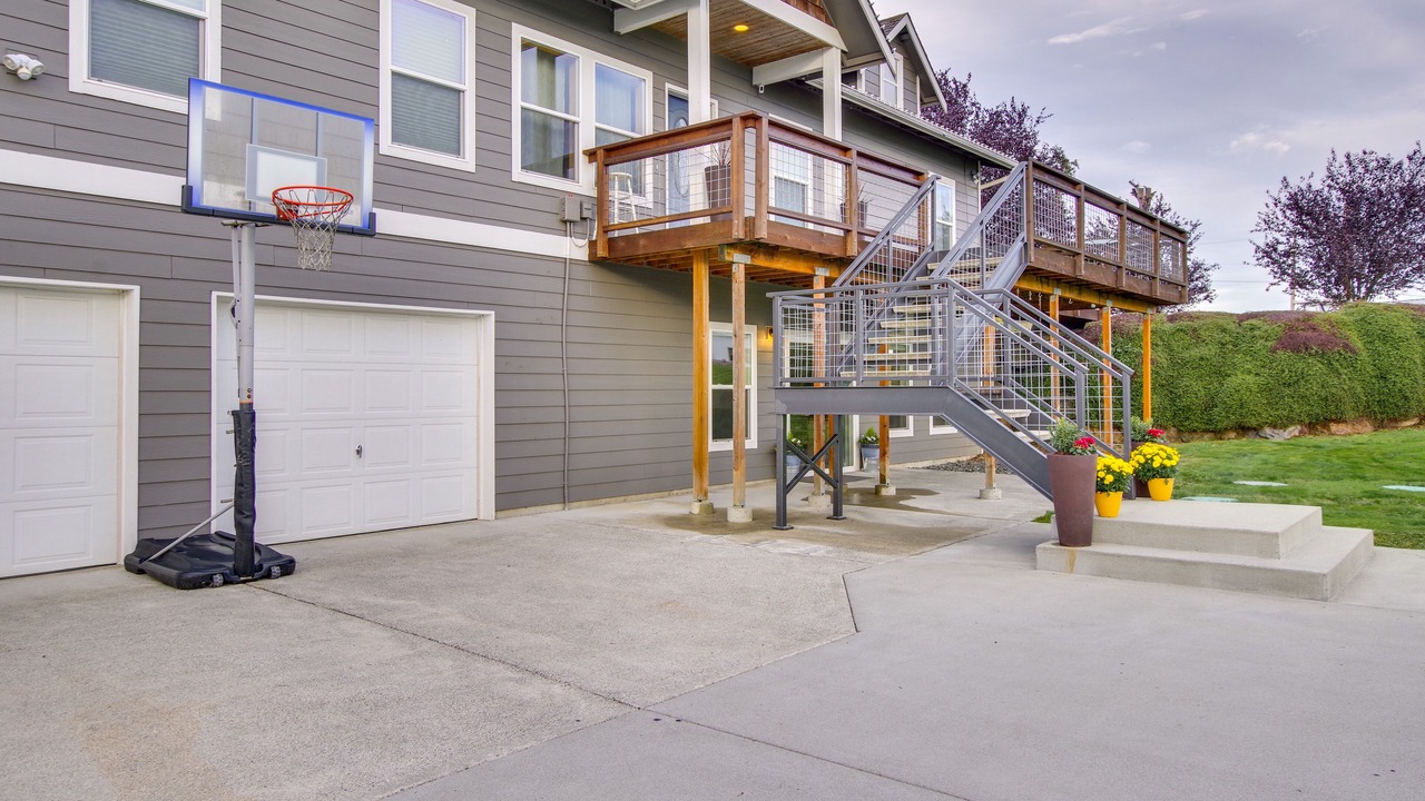 Photo of Others in Everett