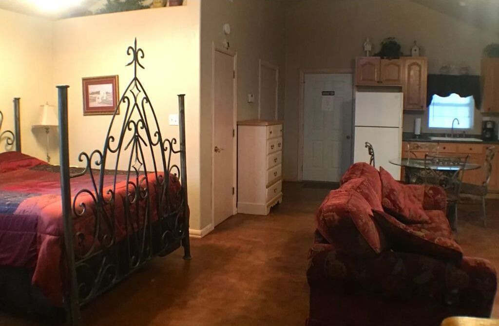 Photo of Bedroom in Sulphur