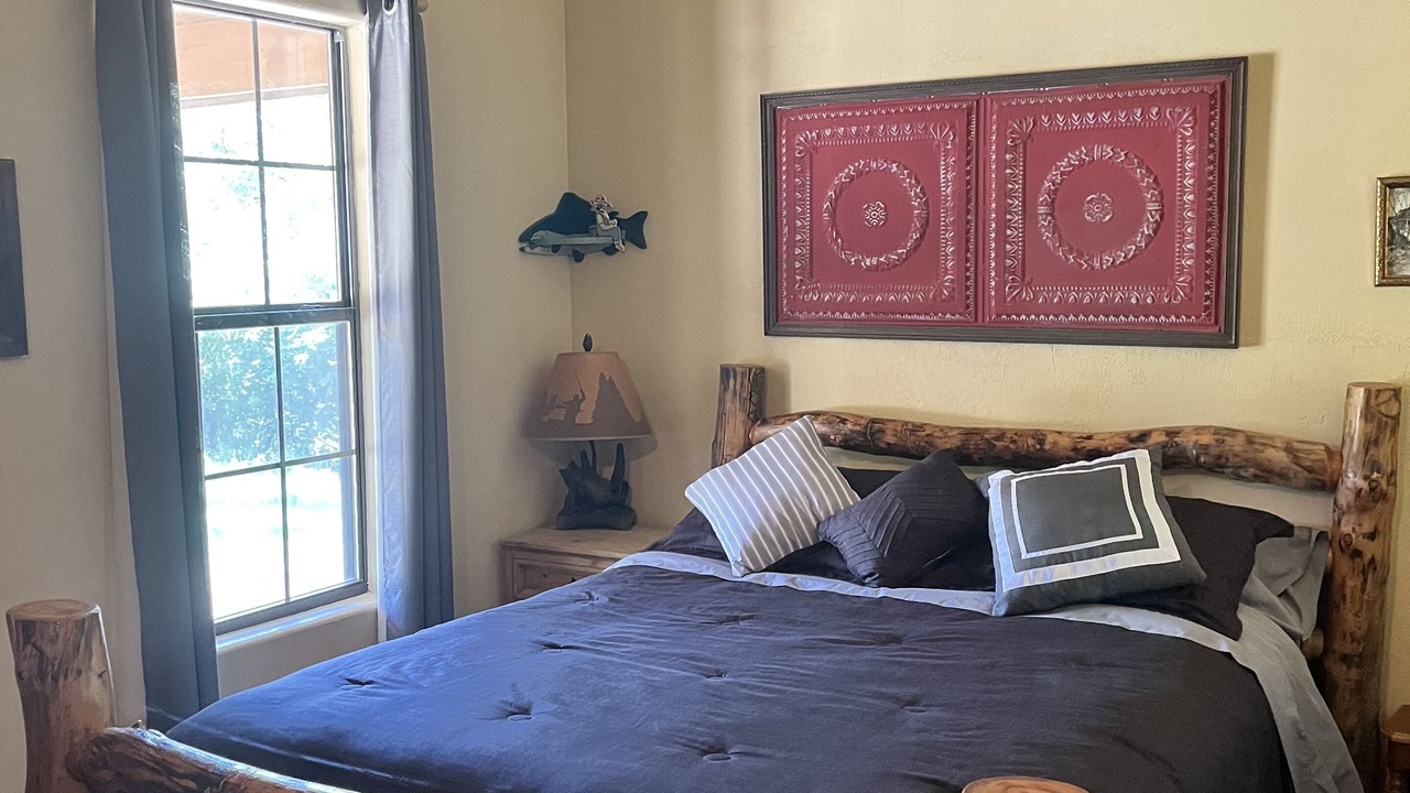 Photo of Bedroom in Sulphur