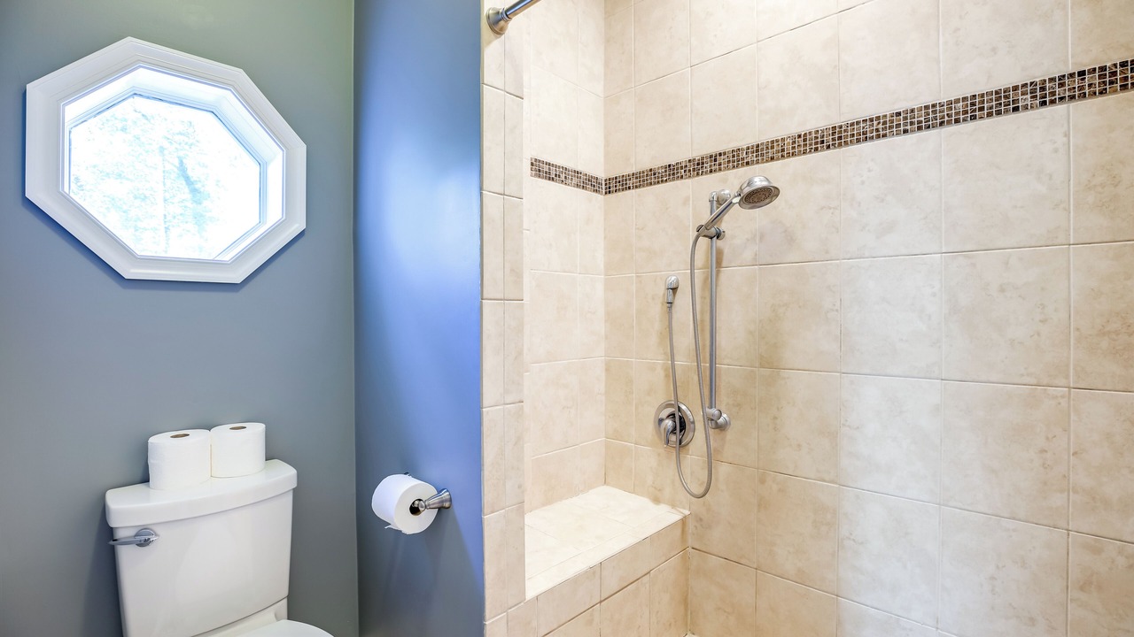 Photo of Bathroom in Lusby