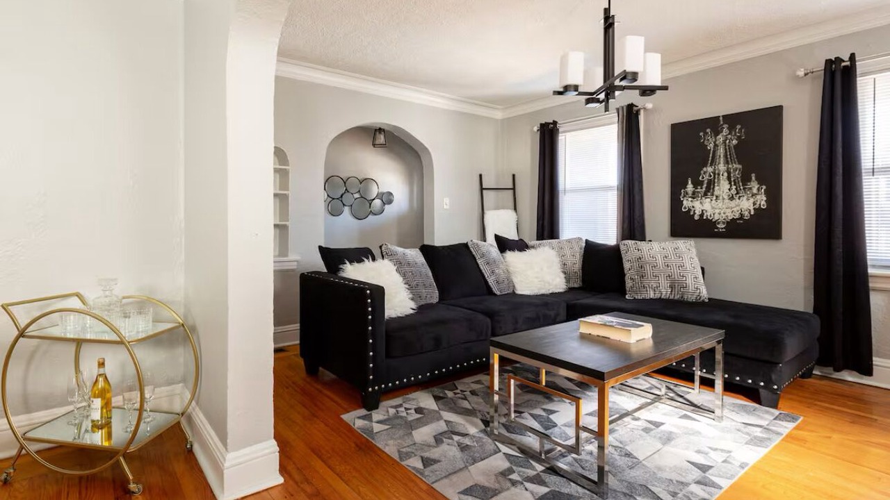 Photo of Livingroom in University City