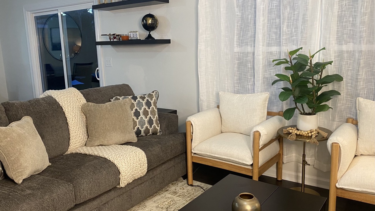 Photo of Livingroom in Huntington Station