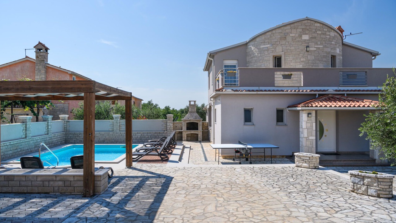 Photo of Outdoor in Gajana