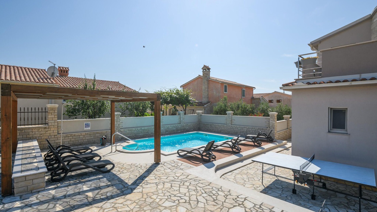 Photo of Outdoor in Gajana