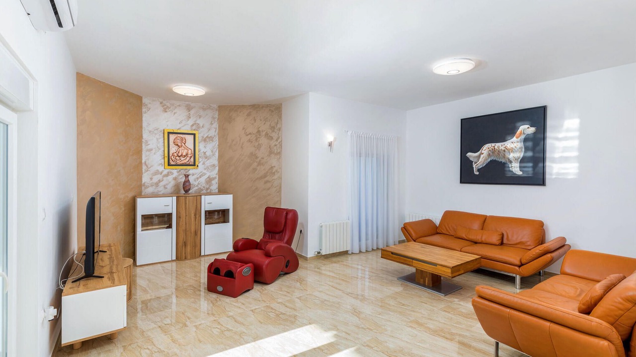 Photo of Bedroom in Gajana