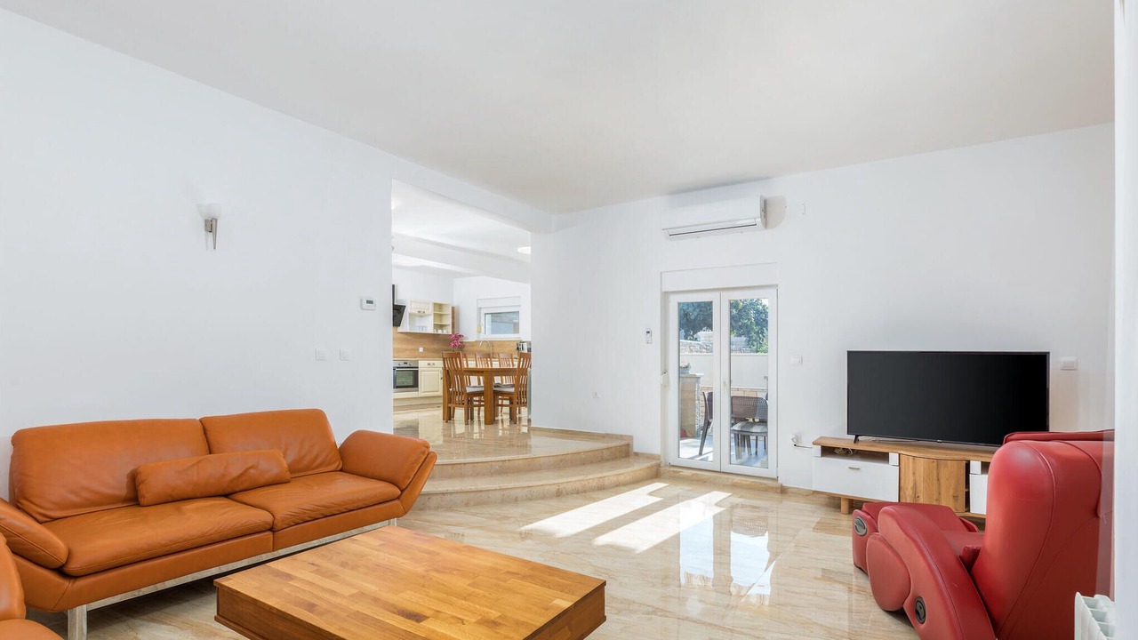 Photo of Bedroom in Gajana