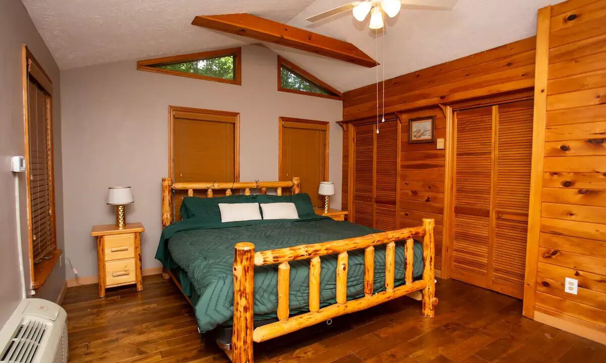 Photo of Bedroom in Pocono Lake