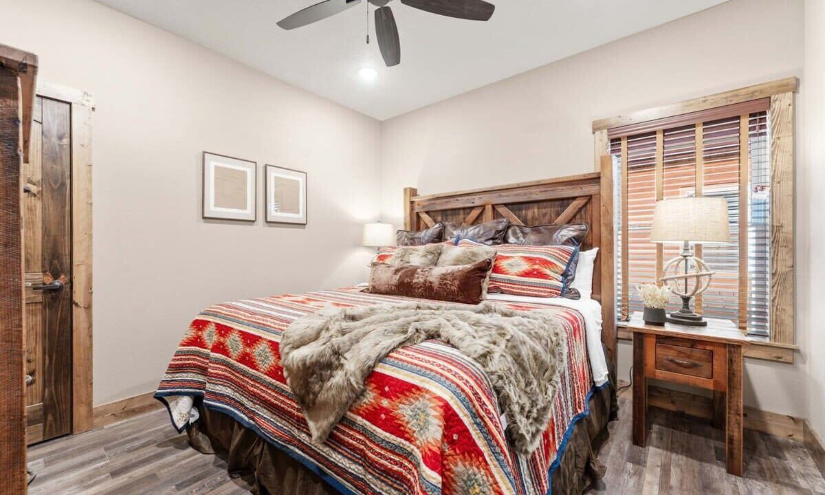 Photo of Bedroom in Kimberling City