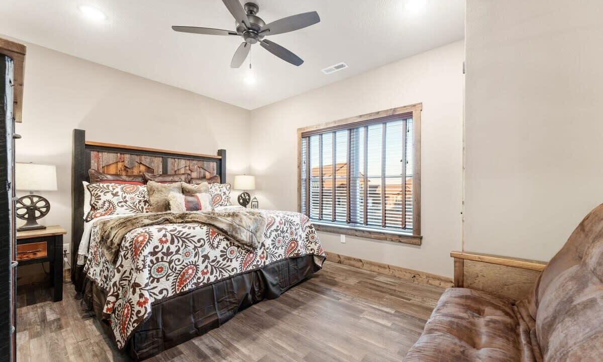 Photo of Bedroom in Kimberling City