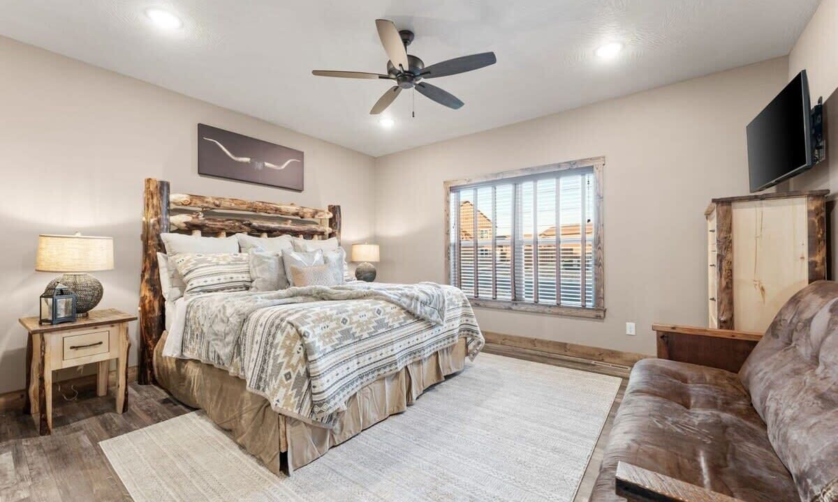 Photo of Bedroom in Kimberling City