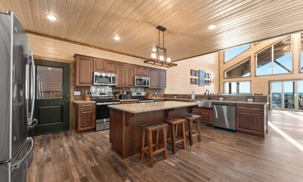Photo of Kitchen in Kimberling City