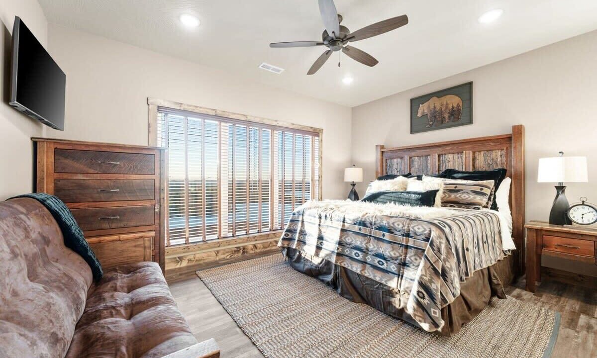 Photo of Bedroom in Kimberling City