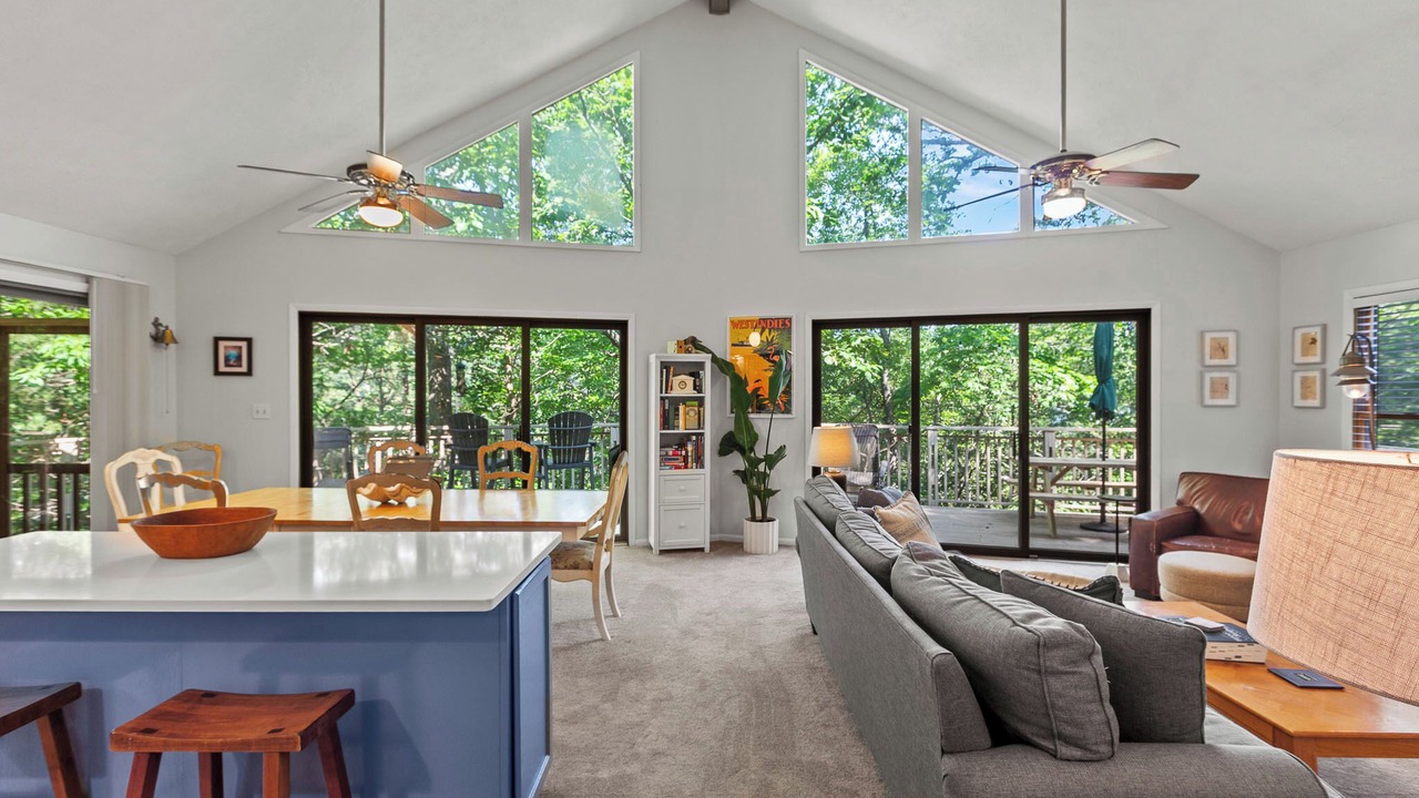 Photo of Livingroom in Chesapeake Ranch Estates-Drum Point