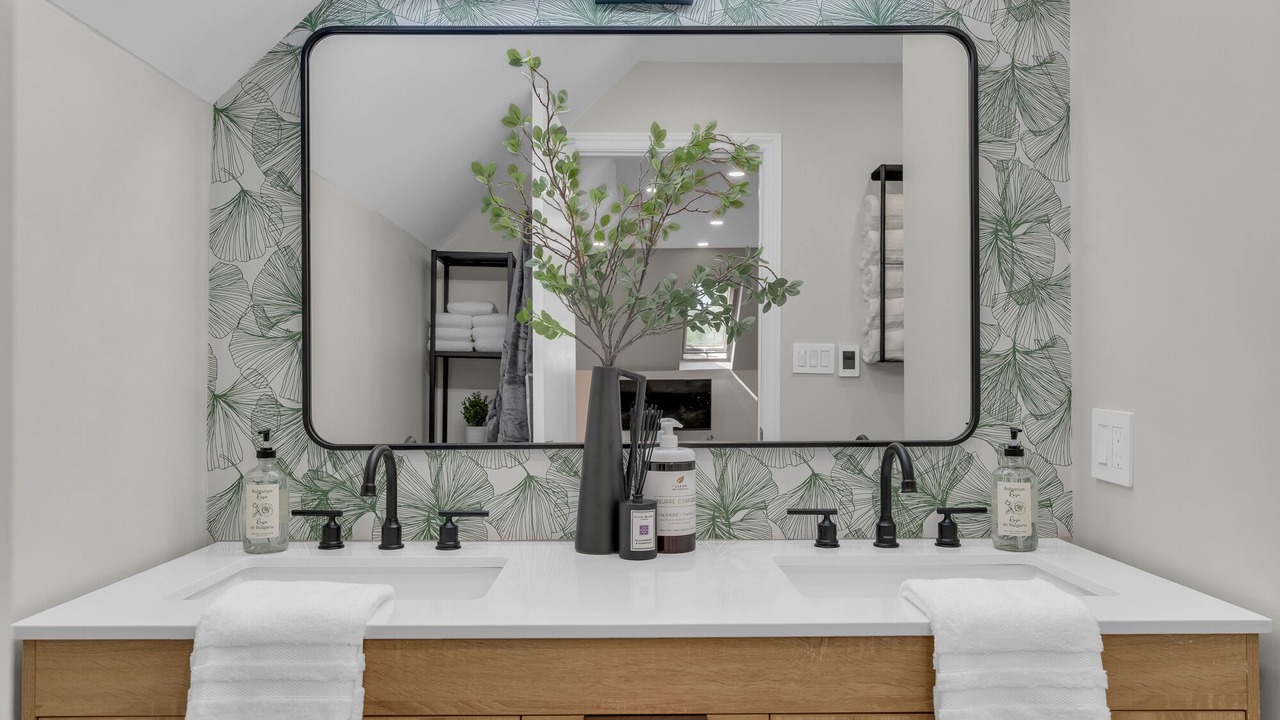 Photo of Bathroom in Fort Erie