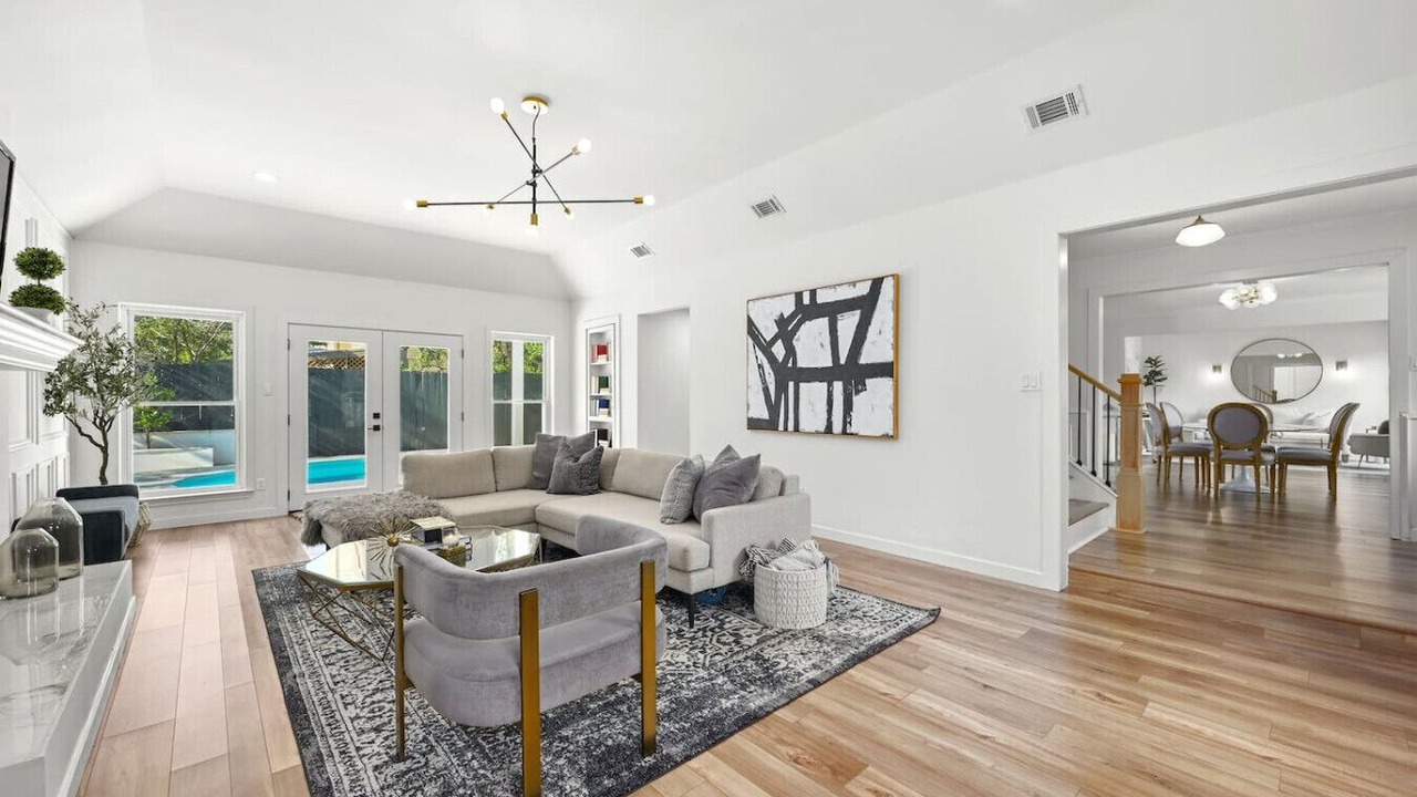 Photo of Livingroom in Jester Estates
